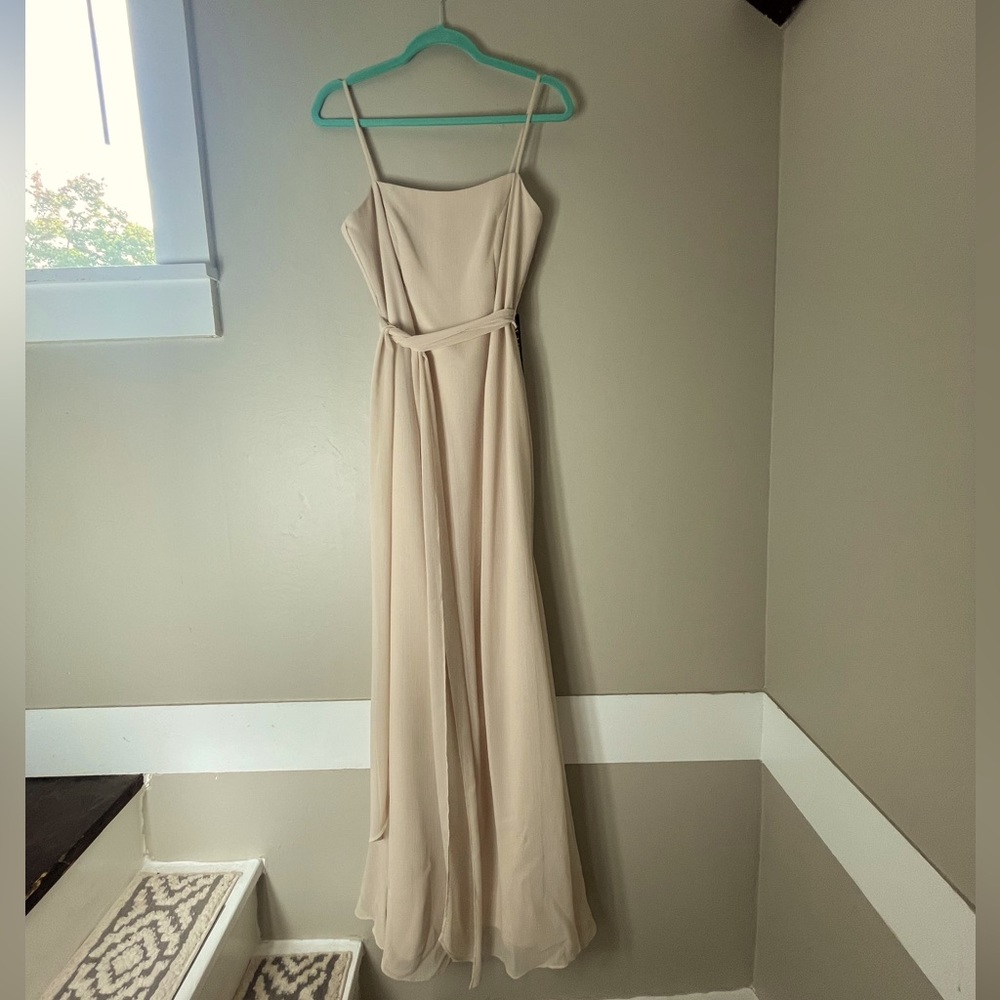 Vera Wang White collection dress in cream/ivory/very light beige. Size 6